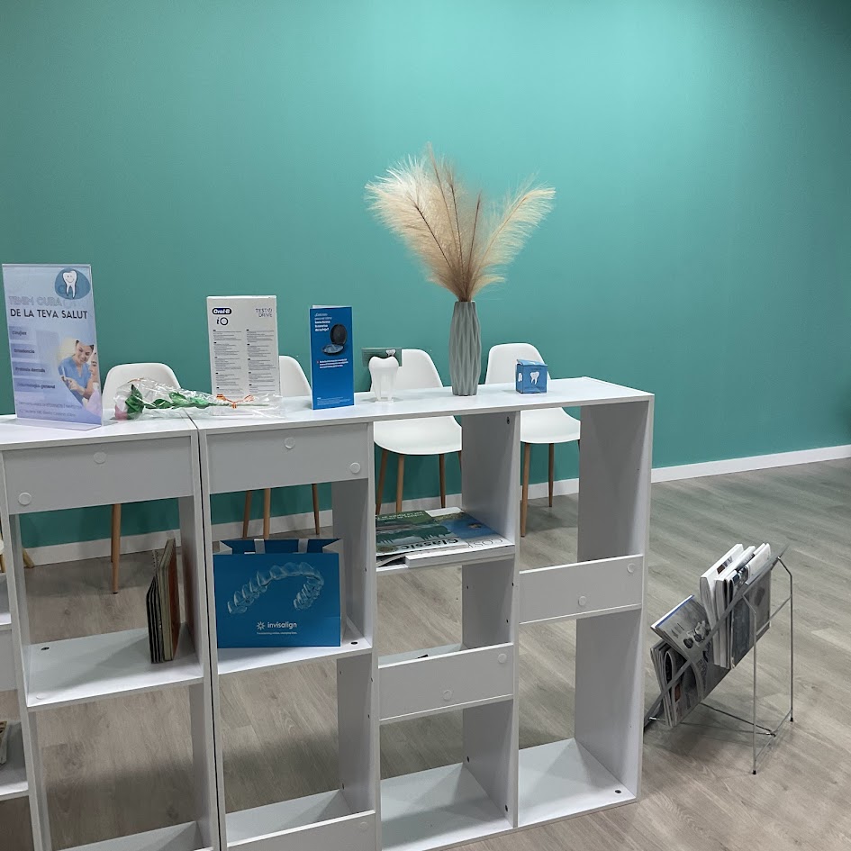 Zona de acogida con productos de higiene dental