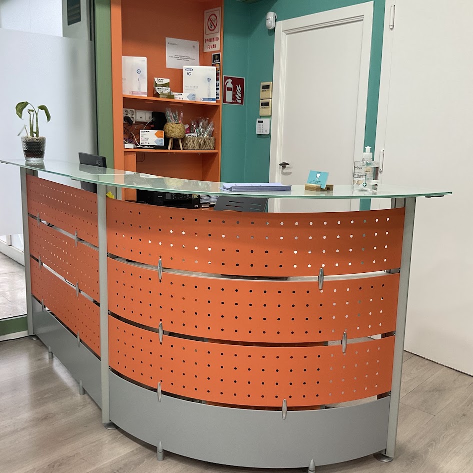 Taulell de recepció de la clínica